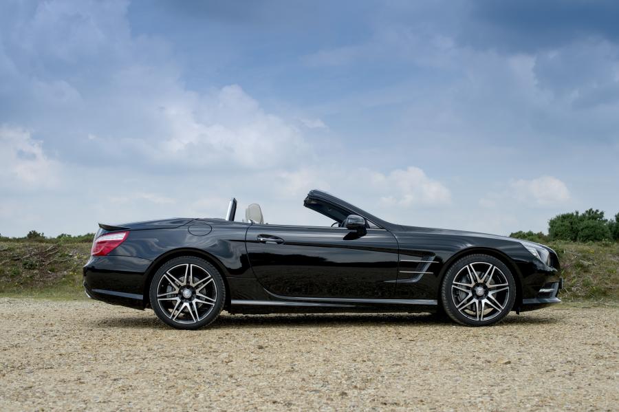  Mercedes-Benz SL400 2014 года  (UK) (фото 15 из 31)